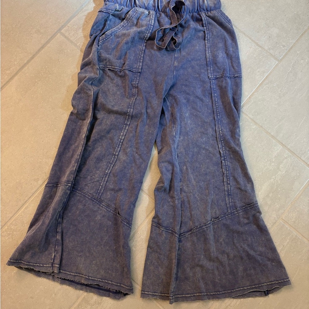 Zenana Outfitters Women’s Blue Flared Pants